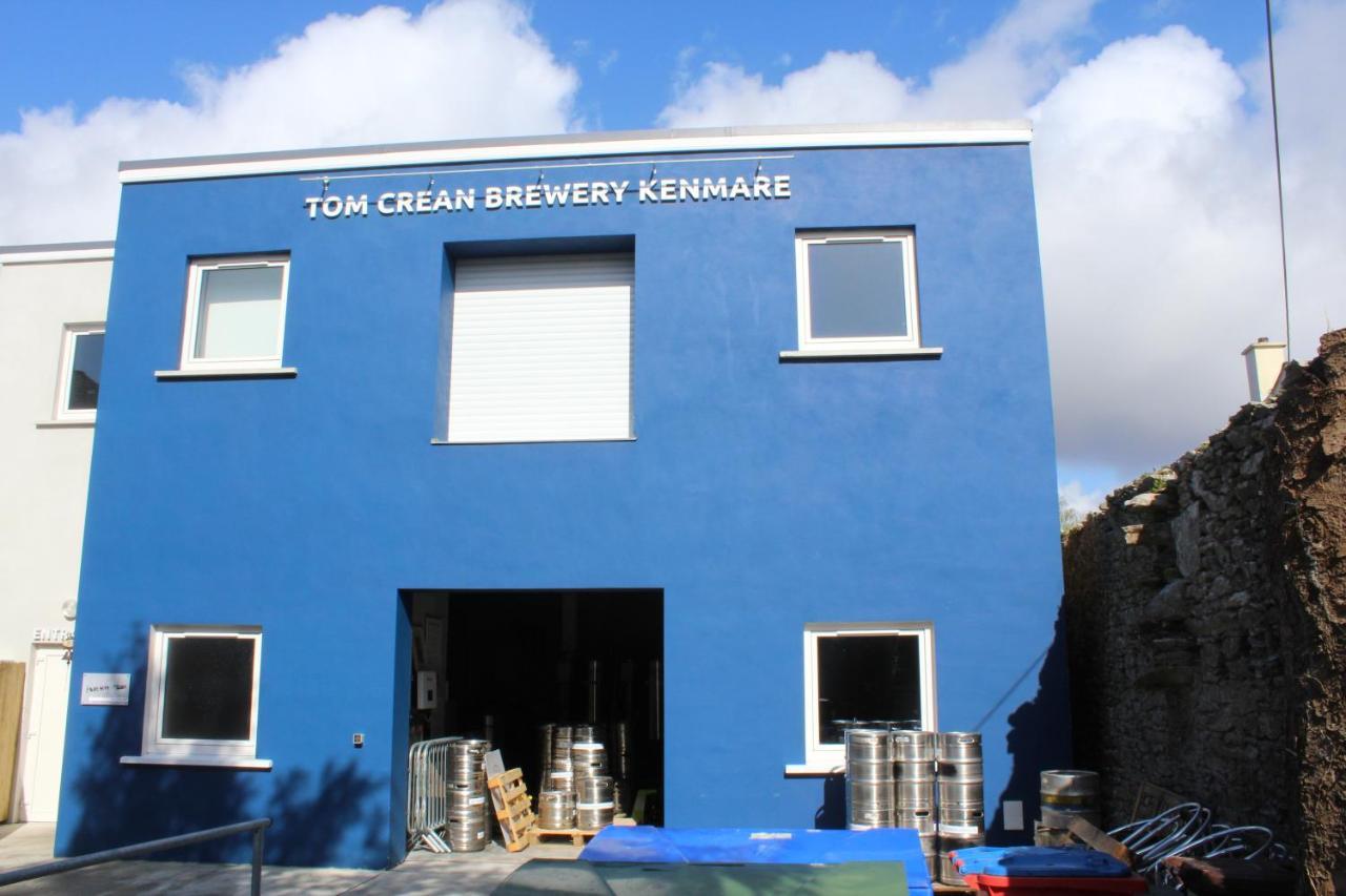 ホテルTom Crean Base Camp - Food Drink Bed ケンメア エクステリア 写真